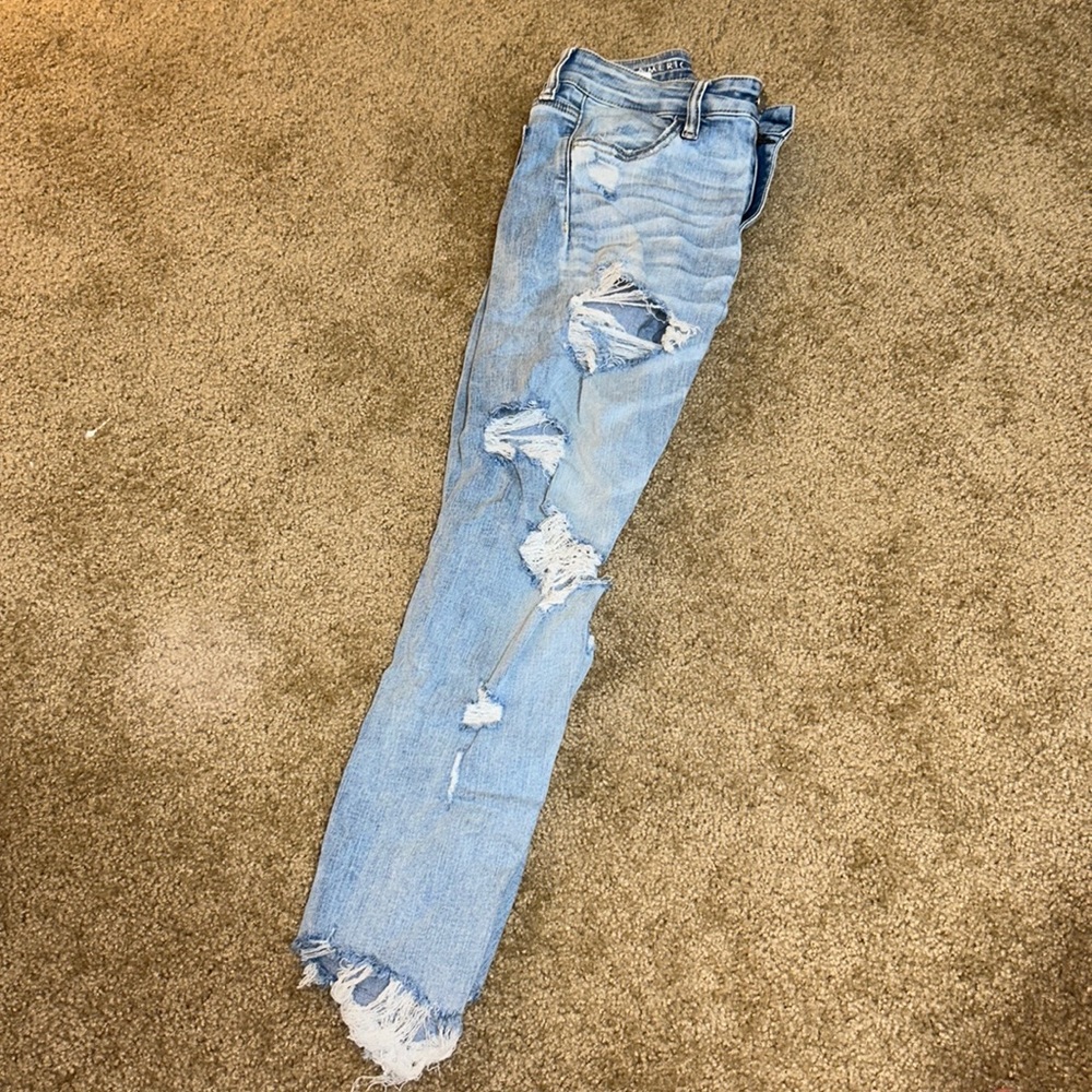 Ultra distressed high rise jeggings cropped